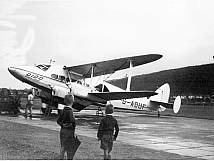 Birsfelder Kinder bestaunen die Flugzeuge auf dem Sternenfeld (1920)